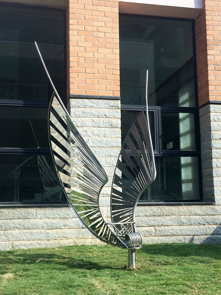 Stainless Steel Sculpture | 10 ft x 6 ft x 4.5 ft